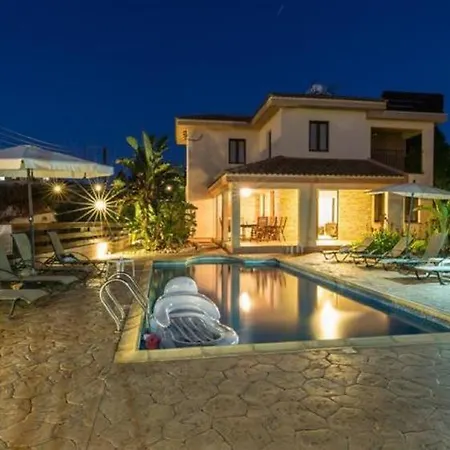 Villa Kinousa 1 *